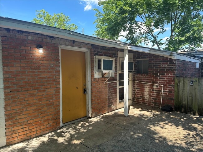 107 Altic St in Houston, TX - Building Photo - Building Photo