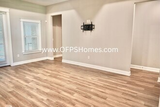 1438 E Shores Blvd in Gulf Breeze, FL - Building Photo - Building Photo