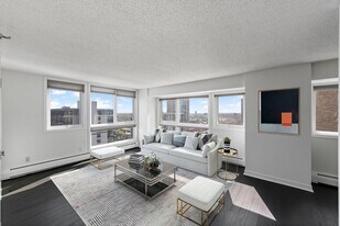 433 S 7th St in Minneapolis, MN - Building Photo