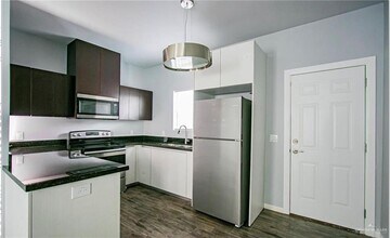 3907 Valeria St in Edinburg, TX - Building Photo - Building Photo