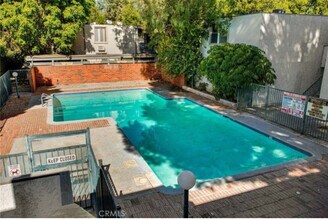 18620 Hatteras St, Unit 180 in Tarzana, CA - Building Photo - Building Photo