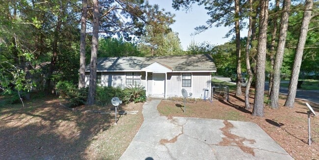 905 Tomahawk Ct in Tallahassee, FL - Building Photo - Building Photo