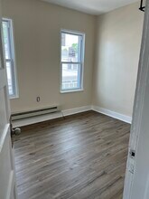 50 Pierce St, Unit Apt. C in Westerly, RI - Building Photo - Building Photo