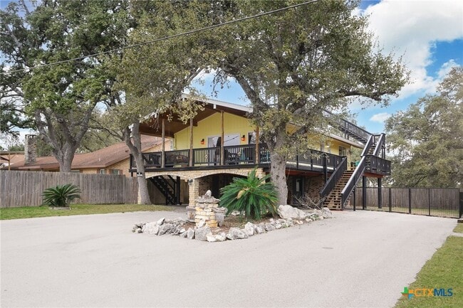 1087 Driftwind Dr in Canyon Lake, TX - Building Photo - Building Photo
