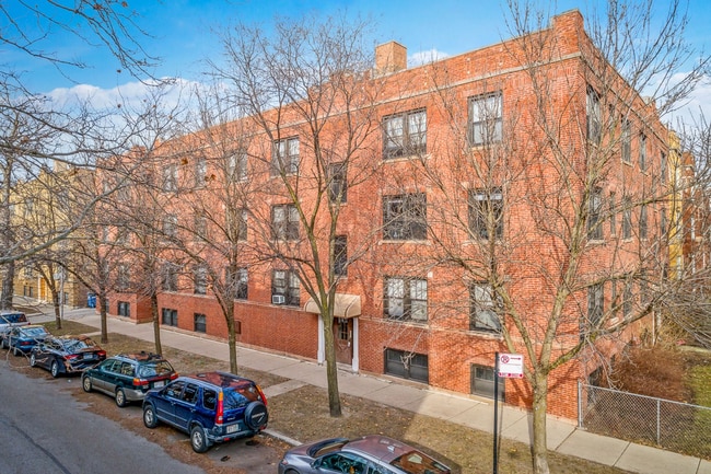 2610 W Gunnison St, Unit 2R