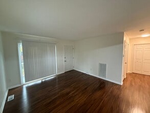 3806 Simms Rd in Norfolk, VA - Building Photo - Building Photo