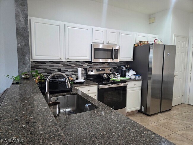 property at 977 Hampton Cir