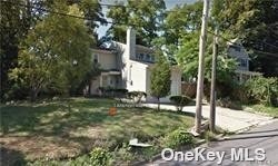 3 Altamont Ave in Sea Cliff, NY - Foto de edificio - Building Photo