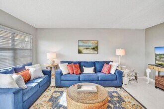 4018 Wolverton E in Boca Raton, FL - Foto de edificio - Building Photo