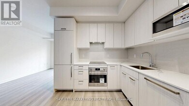 69 Curlew Dr in Toronto, ON - Building Photo - Building Photo