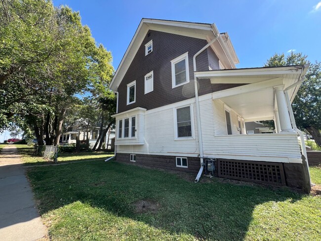 1517 N 40th St in Omaha, NE - Building Photo - Building Photo