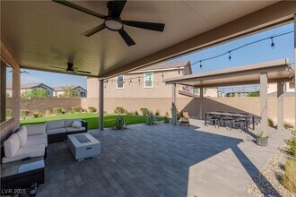 10137 Ashford Ml Ct in Las Vegas, NV - Building Photo - Building Photo