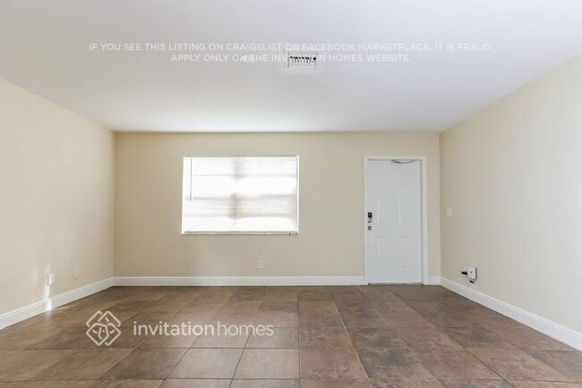 7441 Douglas St in Hollywood, FL - Foto de edificio - Building Photo