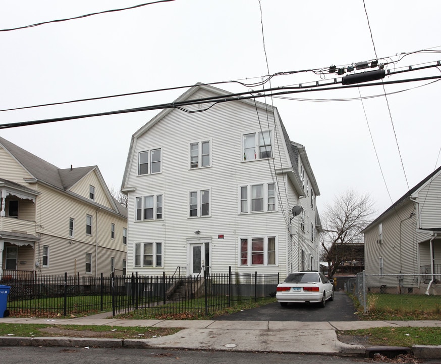 27-29 Earle St in Hartford, CT - Foto de edificio