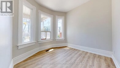 820 Ossington Ave in Toronto, ON - Building Photo - Building Photo