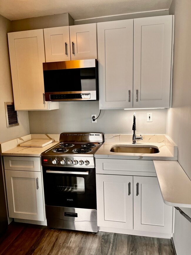 property at 1 Gold St