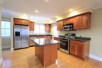 49 Wyman St in Boston, MA - Foto de edificio - Building Photo