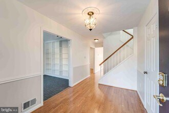 7713 Bristol Square Ct in Springfield, VA - Building Photo - Building Photo