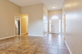 8028 Rockhampton Cir in Helena, AL - Foto de edificio - Building Photo