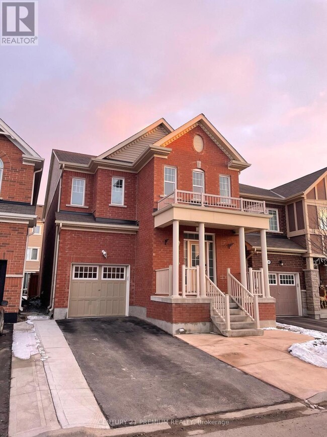 33 Bannister Cres in Brampton, ON - Building Photo - Building Photo