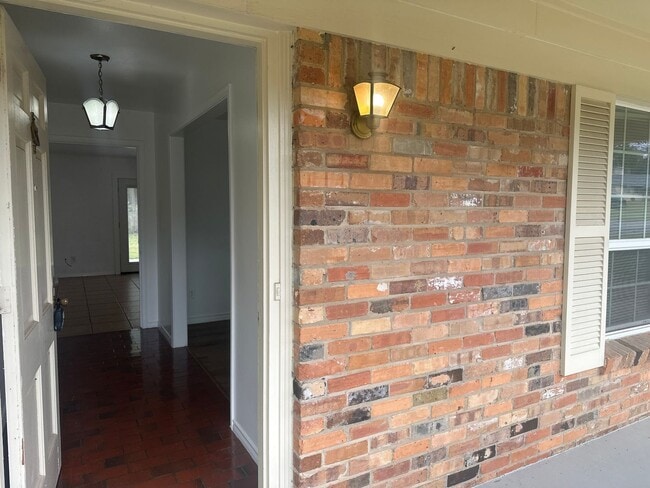 2213 Suanne Dr in Tyler, TX - Building Photo - Building Photo