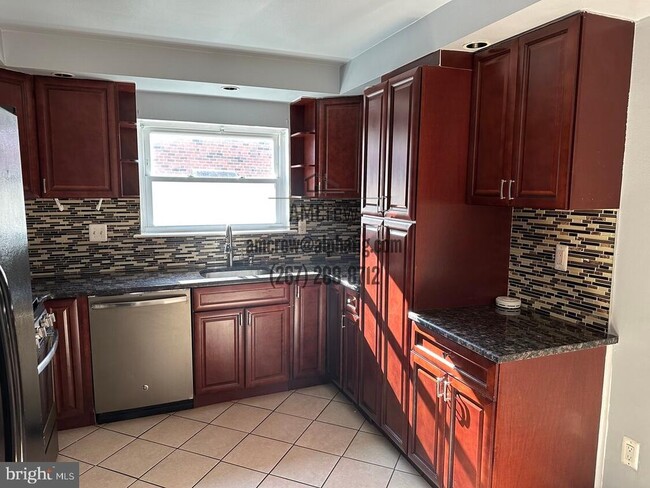 9358 Hoff St in Philadelphia, PA - Building Photo - Building Photo