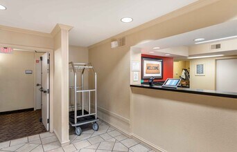 Furnished Studio-Minneapolis - Eden Prairi in Eden Prairie, MN - Building Photo - Building Photo
