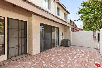 6021 Lindley Ave in Los Angeles, CA - Building Photo - Building Photo