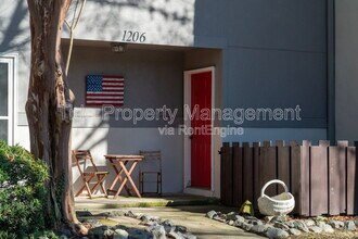 1206 Ventura Pl in Mount Pleasant, SC - Building Photo - Building Photo