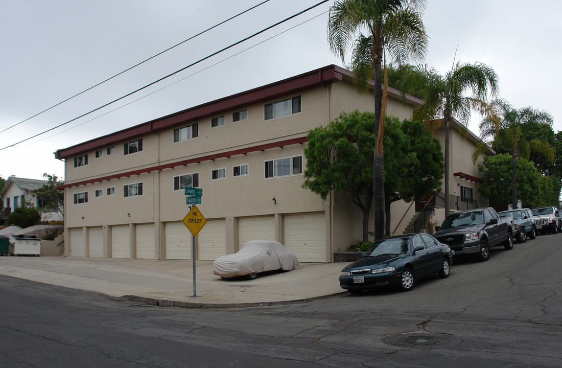 720 W Lewis St in San Diego, CA - Building Photo