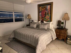 11930 N Bayshore Dr, Unit 1006 in North Miami, FL - Building Photo - Building Photo