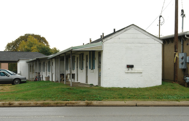 1002 Washington Blvd in Belpre, OH - Building Photo - Building Photo