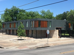 900 E 51st St in Austin, TX - Building Photo - Building Photo