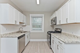 1019 Dempster St in Evanston, IL - Building Photo - Building Photo