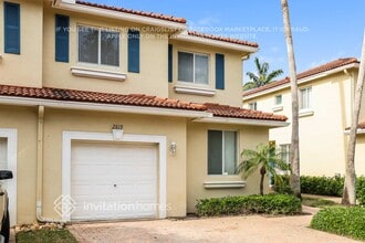 2819 S Evergreen Cir in Boynton Beach, FL - Foto de edificio - Building Photo