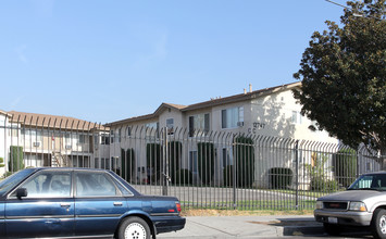 Casa Bien Apartments in Pacoima, CA - Building Photo - Building Photo