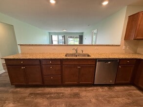 12613 Watts Dr in Fort Wayne, IN - Foto de edificio - Building Photo
