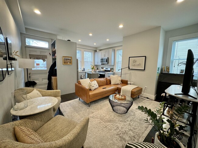 75 Kinnaird St, Unit 1