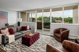 Cloisters of the Don in Toronto, ON - Building Photo