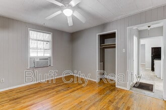 2567 Madison Ave in Memphis, TN - Building Photo - Building Photo