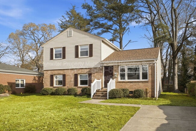 211 Madrid Dr in Hampton, VA - Building Photo - Building Photo