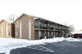 Hillview Manor in Louisville, KY - Foto de edificio - Building Photo