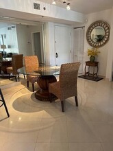 19999 E Country Club Dr, Unit 1406 in Aventura, FL - Building Photo - Building Photo