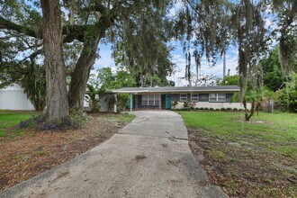 3300 Flowertree Rd in Belle Isle, FL - Building Photo - Building Photo