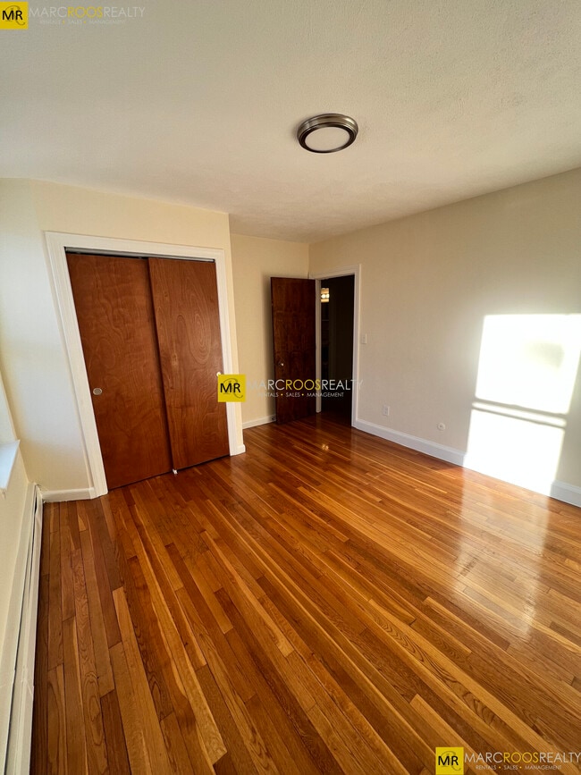 168 North Beacon St, Unit 1 in Boston, MA - Building Photo - Building Photo