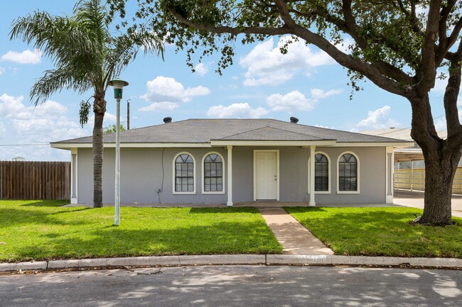 property at 5004 Oleander Dr