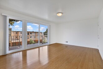 67 Parkridge Dr, Unit 0 in San Francisco, CA - Foto de edificio - Building Photo