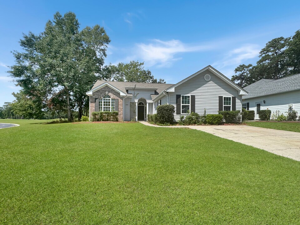 4333 Oakwood Cir in Little River, SC - Building Photo