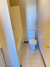 10 Belmont St, Unit 8 in Watertown, MA - Foto de edificio - Building Photo