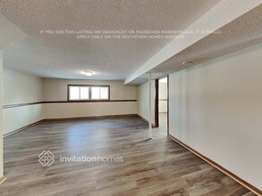 11932 Pennsylvania Ave N in Champlin, MN - Foto de edificio - Building Photo